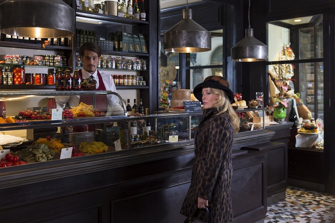 HANNIBAL -- "Antipasto" Episode 301 -- Pictured: Gillian Anderson as Dr. Bedelia Du Maurier -- (Photo by: Brooke Palmer/NBC)