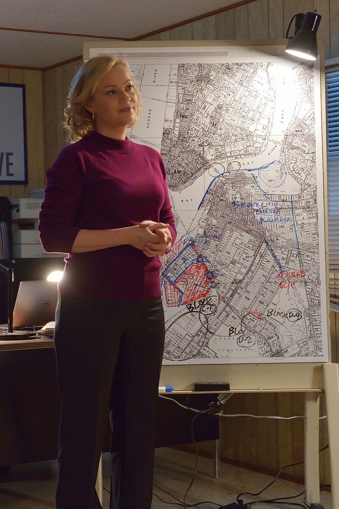 THE STRAIN -- "The Battle For Red Hook" -- Episode 209 (Airs September 6, 10:00 pm e/p) Pictured: Samantha Mathis as Justine Feraldo. CR: Michael Gibson/FX