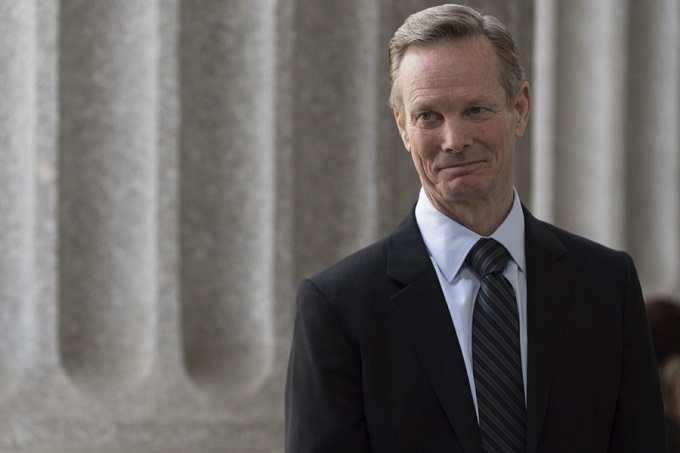 LAW & ORDER: SPECIAL VICTIMS UNIT -- "Transgender Bridge" Episode 17001 -- Pictured: Bill Irwin as Dr. Peter Lindstrom -- (Photo by: Michael Parmelee/NBC)