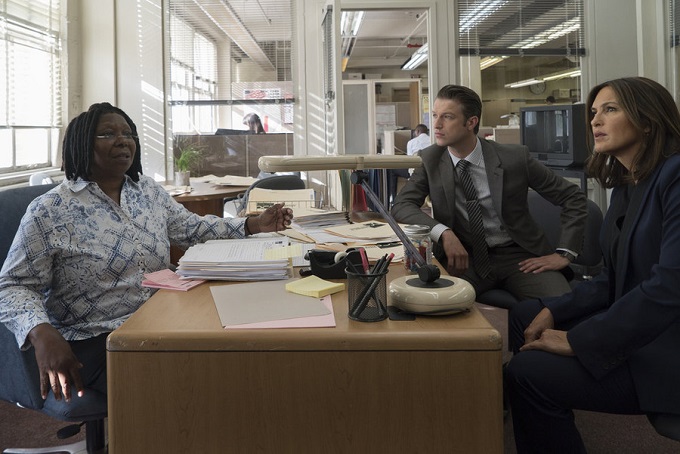 LAW & ORDER: SPECIAL VICTIMS UNIT -- "Institutional Fail" Episode 17004 -- Pictured: (l-r) Whoopi Goldberg as Janette Garner, Peter Scanavino as Dominick "Sonny" Carisi, a Hargitay as Sergeant Olivia Benson -- (Photo by: Michael Parmelee/NBC)