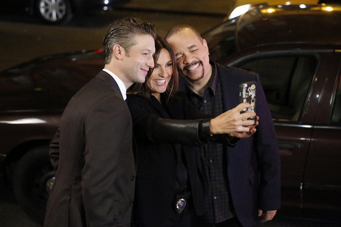 LAW & ORDER: SPECIAL VICTIMS UNIT -- "Maternal Instincts" Episode 17006 -- Pictured: (l-r) Peter Scanavino, Mariska Hargitay, Ice-T -- (Photo by: Will Hart/NBC)