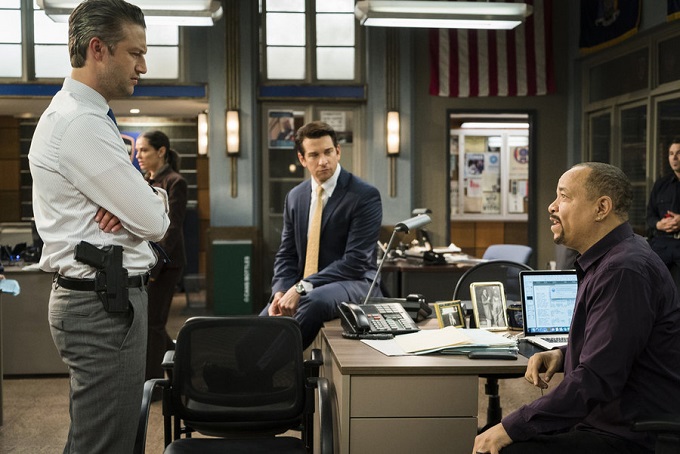 LAW & ORDER: SPECIAL VICTIMS UNIT -- "Melancholy Pursuit" Episode 17008 -- Pictured: (l-r) Peter Scanavino as Dominick "Sonny" Carisi, Andy Karl as Sgt. Mike Dodds, Ice-T as Detective Odafin "Fin" Tutuola -- (Photo by: Michael Parmalee/NBC)