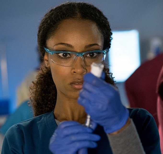 CHICAGO MED -- "Bound" Episode 106 -- Pictured: Yaya DaCosta as April Sexton -- (Photo by: Elizabeth Sisson/NBC)