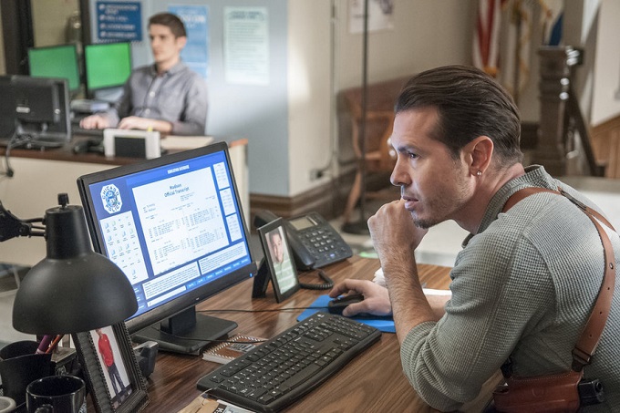 CHICAGO P.D. -- "Knocked The Family Right Out" Episode 311 -- Pictured: Jon Seda as Antonio Dawson -- (Photo by: Matt Dinerstein/NBC)