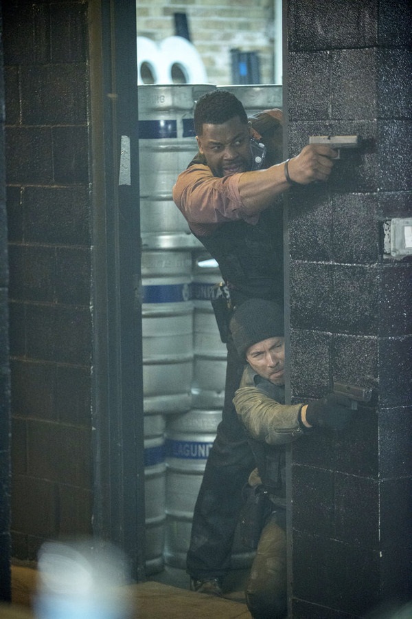 CHICAGO P.D. -- "Looking Out For Stateville" Episode 312 -- Pictured: (l-r) LaRoyce Hawkins as Kevin Atwater, Jon Seda as Antonio Dawson -- (Photo by: Matt Dinerstein/NBC)