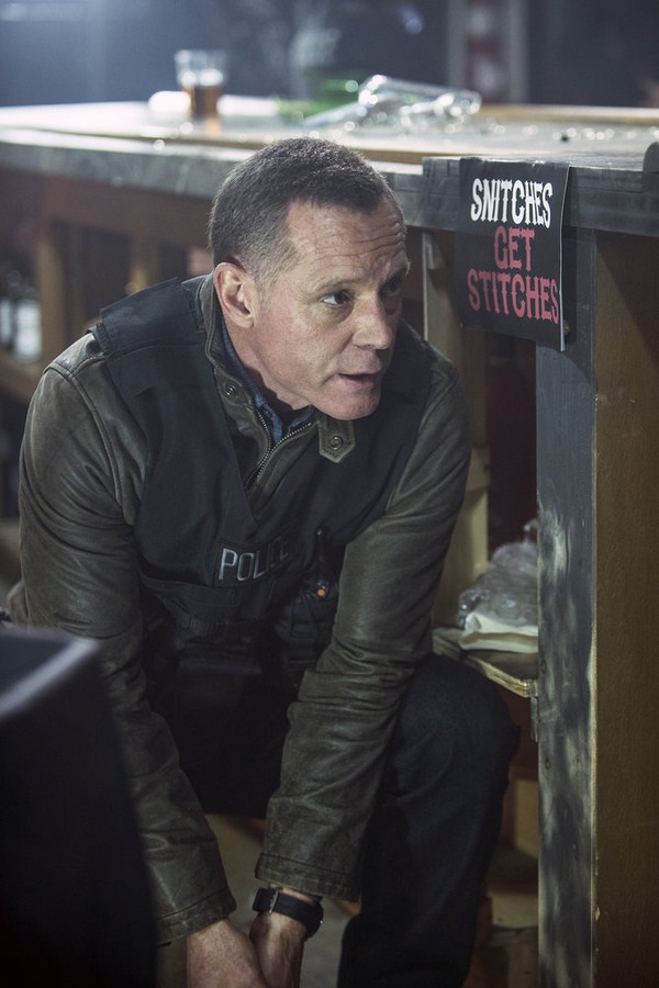 CHICAGO P.D. -- "Looking Out For Stateville" Episode 312 -- Pictured: Jason Beghe as Hank Voight -- (Photo by: Matt Dinerstein/NBC)