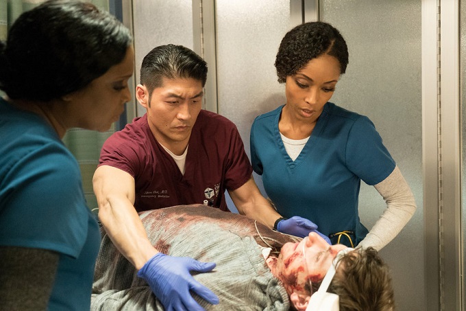 CHICAGO MED -- "Saints" Episode 107 -- Pictured: (l-r) Marlyne Barrett as Maggie Lockwood, Brian Tee as Dr. Ethan Choi, Yaya DaCosta as April Sexton -- (Photo by: Elizabeth Sisson/NBC)