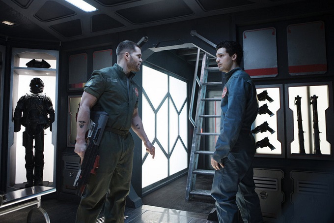 THE EXPANSE -- "Windmills" Episode 107 -- Pictured: (l-r) Wes Chatham as Amos, Steven Strait as Earther James Holden -- (Photo by: Rafy/Syfy)