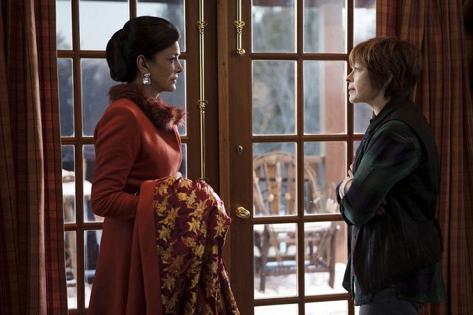 THE EXPANSE -- "Windmills" Episode 107 -- Pictured: (l-r) Shohreh Aghdashloo as Chrisjen Avasarala, Frances Fisher as Elise Holden -- (Photo by: Rafy/Syfy)