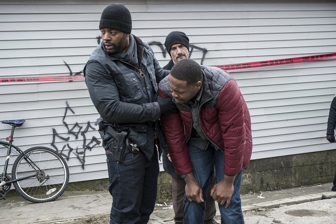 CHICAGO P.D. -- "The Cases That Need to Be Solved" Episode 316 -- Pictured: (l-r) LaRoyce Hawkins as Kevin Atwater, Elias Koteas as Alvin Olinsky, Ser'Darius Blain as Brian Johnson -- (Photo by: Matt Dinerstein/NBC)