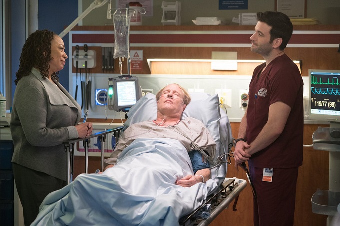 CHICAGO MED -- "Choices" Episode 109 -- Pictured: (l-r) S. Epatha Merkerson as Sharon Goodwin, Gregg Henry as Dr. Downey, Colin Donnell as Dr. Connor Rhodes -- (Photo by: Elizabeth Sisson/NBC)