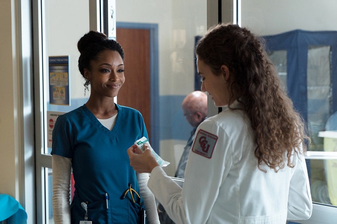 CHICAGO MED -- "Choices" Episode 109 -- Pictured: (l-r) Yaya DaCosta as April Sexton, Rachel DiPillo as Dr. Saarah Reese -- (Photo by: Elizabeth Sisson/NBC)