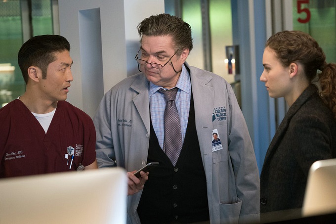 CHICAGO MED -- "Clarity" Episode 110 -- Pictured: (l-r) Brian Tee as Dr. Ethan Choi, Oliver Platt as Dr. Daniel Charles, Rachel DiPillo as Dr. Sarah Reese -- (Photo by: Elizabeth Sisson/NBC)