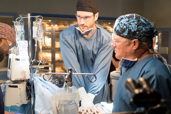 CHICAGO MED -- "Clarity" Episode 110 -- Pictured: (l-r) Colin Donnell as Dr. Connor Rhodes, Gregg Henry as Dr. Downey -- (Photo by: Elizabeth Sisson/NBC)
