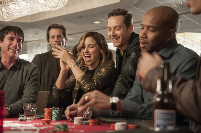 CHICAGO P.D. -- "Hit Me" Episode 313 -- Pictured: (l-r) Sophia Bush as Erin Lindsay, Jesse Lee Soffer as Jay Halstead -- (Photo by: Matt Dinerstein/NBC)