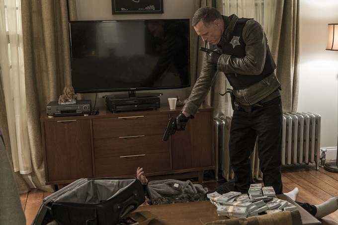 CHICAGO P.D. -- "Forty-Caliber Bread Crumb" Episode 317 -- Pictured: Jason Beghe as Hank Voight -- (Photo by: Matt Dinerstein/NBC)