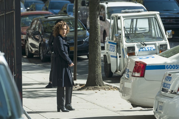 SHADES OF BLUE -- "What Devil Do" Episode 110 -- Pictured: Jennifer Lopez as Det. Harlee Santos -- (Photo by: Michael Parmelee/NBC)