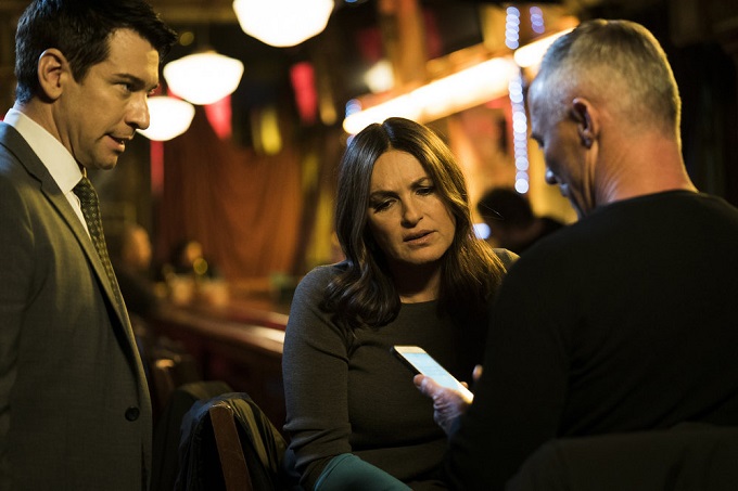 LAW & ORDER: SPECIAL VICTIMS UNIT -- "Unholiest Alliance" Episode 1718 -- Pictured: (l-r) Andy Karl as Sgt. Mike Dodds, Mariska Hargitay as Olivia Benson -- (Photo by: Michael Parmelee/NBC)
