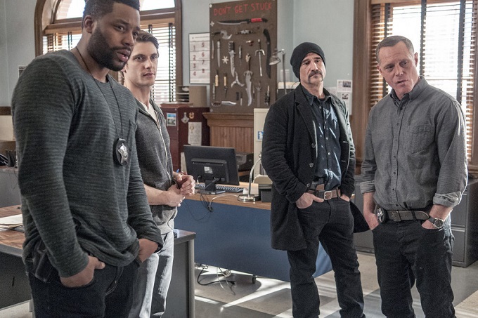 CHICAGO P.D. -- "If We Were Normal" Episode 319 -- Pictured: (l-r) LaRoyce Hawkins as Kevin Atwater, Samuel Hunt as Craig "Mouse" Gurwitch, Elias Koteas as Alvin Olinsky, Jason Beghe as Hank Voight -- (Photo by: Matt Dinerstein/NBC)