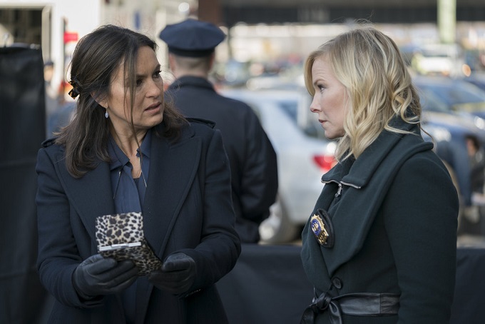 LAW & ORDER: SPECIAL VICTIMS UNIT -- "Sheltered Outcasts" Episode 1719 -- Pictured: (l-r) Mariska Hargitay as Olivia Benson, Kelli Giddish as Amanda Rollins -- (Photo by: Michael Parmelee/NBC)