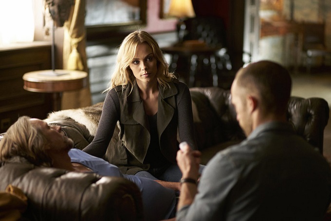 BITTEN -- "Of Sonders Weight" Episode 305 -- Pictured: Laura Vandervoort as Elena Michaels -- (Photo by: Shane Mahood/Syfy/She-Wolf Season 3 Productions)