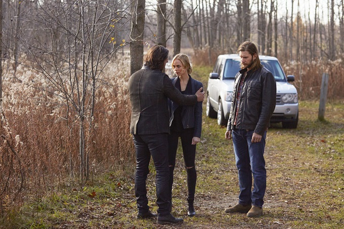 BITTEN -- "Tili Tili Bom" Episode 308 -- Pictured: (l-r) Greg Bryk as Jeremy Danvers, Laura Vandervoort as Elena Michaels, Greyston Holst as Clay Danvers -- (Photo by: Shane Mahood/Syfy/She-Wolf Season 3 Productions)