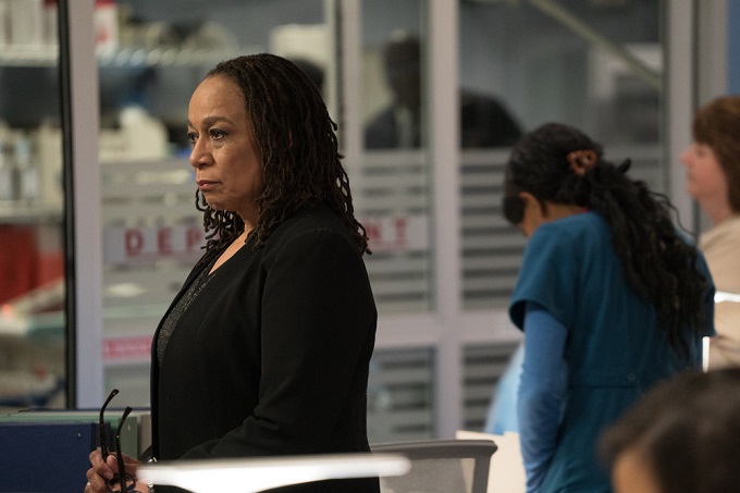 CHICAGO MED -- "Withdrawal" Episode 117 -- Pictured: S. Epatha Merkerson as Sharon Goodwin -- (Photo by: Elizabeth Sisson/NBC)
