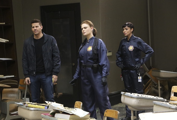 BONES: L-R: David Boreanaz, Emily Deschanel and Tamara Taylor in the "The Nightmare Within The Nightmare" season finale episode of BONES airing Thursday, July 21 (8:00-9:00 PM ET/PT) on FOX. ©2016 Fox Broadcasting Co. Cr: Patrick McElhenney/FOX