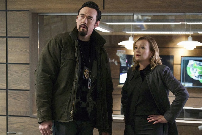 THE STRAIN -- "New York Strong" -- Episode 301 (Airs Sunday, August 28, 10:00 pm e/p) Pictured: (l-r) Kevin Durand as Vasiliy Fet, Samantha Mathis as Justine Faraldo. CR: Michael Gibson/FX