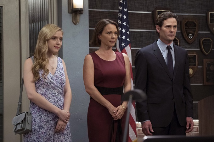 LAW & ORDER: SPECIAL VICTIMS UNIT -- "Making A Rapist" Episode 1802 -- Pictured: (l-r) Alexis Collins as Ashley Harper, Kelli Williams as Melanie Harper, Henry Thomas as Sean Roberts -- (Photo by: Peter Kramer/NBC)