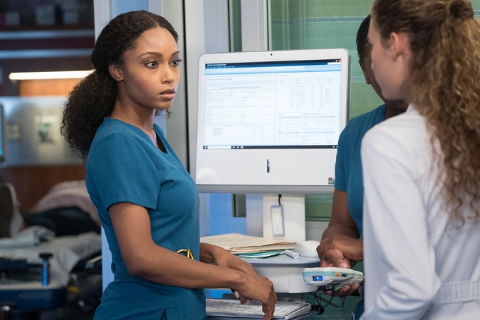 CHICAGO MED -- "Win Loss" Episode 203 -- Pictured: Yaya DaCosta as April Sexton -- (Photo by: Elizabeth Sisson/NBC)