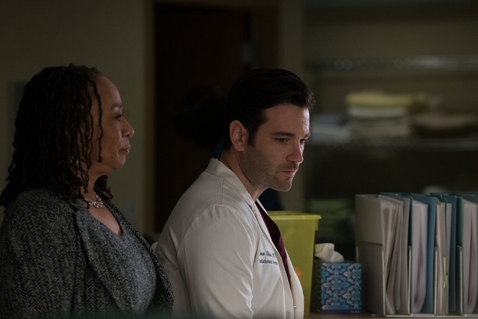 CHICAGO MED -- "Win Loss" Episode 203 -- Pictured: (l-r) S. Epatha Merkerson as Sharon Goodwin, Colin Donnell as Connor Rhodes -- (Photo by: Elizabeth Sisson/NBC)