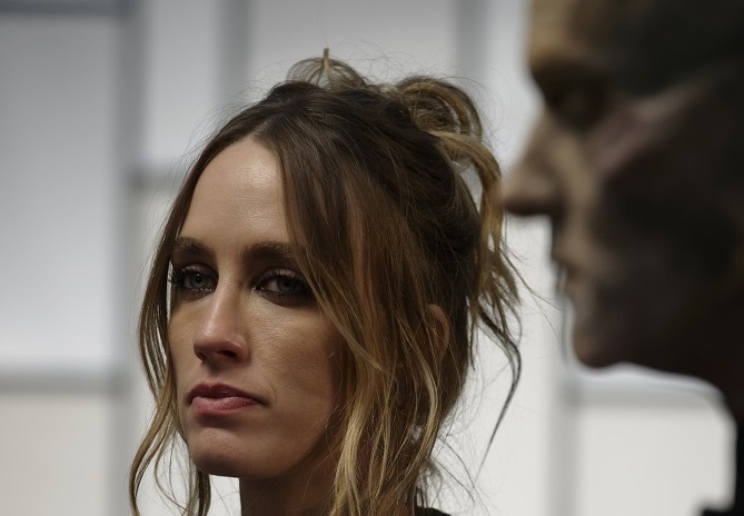 THE STRAIN -- "The Fall" -- Episode 310 -- (Airs Sunday, October 30, 10:00 pm e/p) Pictured: Ruta Gedmintas as Dutch Velders, Rupert Penry-Jones as Quinlan. CR: Michael Gibson/FX