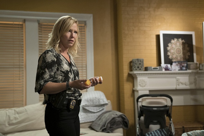 LAW & ORDER: SPECIAL VICTIMS UNIT -- "Heightened Emotions" Episode 1805 -- Pictured: Kelli Giddish as Amanda Rollins -- (Photo by: Peter Kramer/NBC)