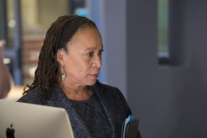 CHICAGO MED -- "Brother's Keeper" Episode 204 -- Pictured: S. Epatha Merkerson as Sharon Goodwin -- (Photo by: Elizabeth Sisson/NBC)