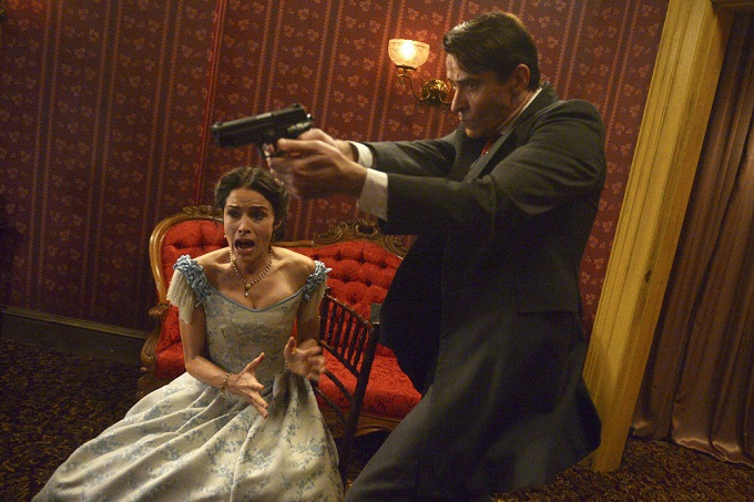 TIMELESS -- "The Assassination of Abraham Lincoln" Episode 101 -- Pictured: (l-r) Abigail Spencer as Lucy Preston, Goran Visnjic as Garcia Flynn -- (Photo by: Sergei Bachlakov/NBC)