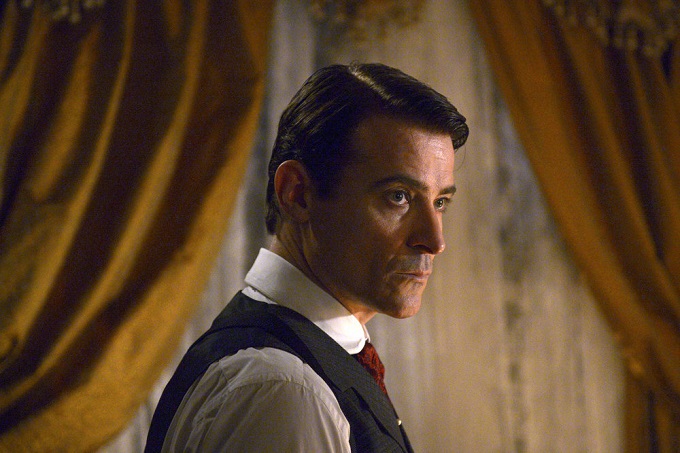 TIMELESS -- "The Assassination of Abraham Lincoln" Episode 101 -- Pictured: Goran Visnjic as Garcia Flynn -- (Photo by: Sergei Bachlakov/NBC)