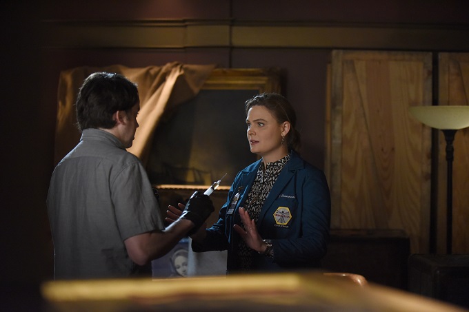 BONES: L-R: Guest star Eric Millegan and Emily Deschanel in the "The Final Chapter: The Hope in the Horror" season premiere episode of BONES airing Tuesday, Jan. 3 (9:01-10:00 PM ET/PT) on FOX. ©2016 Fox Broadcasting Co. Cr: Ray Mickshaw/FOX