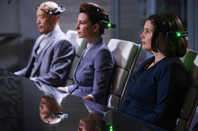 INCORPORATED -- "Human Resources" Episode 103 -- Pictured: Julia Ormond as Elizabeth Krauss -- (Photo by: Ben Mark Holzberg/Syfy)