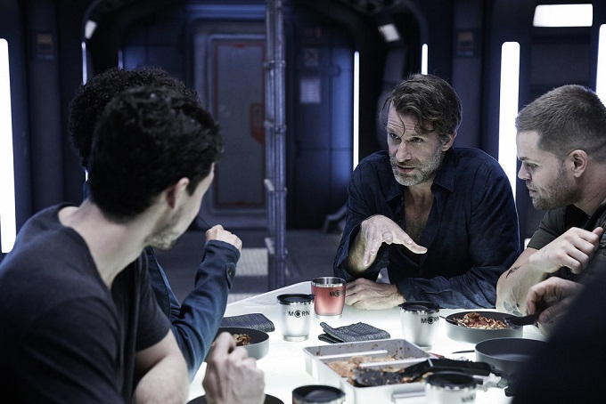 THE EXPANSE -- "Safe" Episode 201 -- Pictured: (l-r) Thomas Jane as Detective Joe Miller, Wes Chatham as Amos Burton -- (Photo by: Shane Mahood/Syfy)