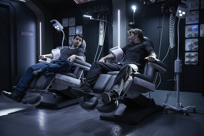 THE EXPANSE -- "Safe" Episode 201 -- Pictured: (l-r) Steven Strait as Earther James Holden, Thomas Jane as Detective Joe Miller -- (Photo by: Shane Mahood/Syfy)